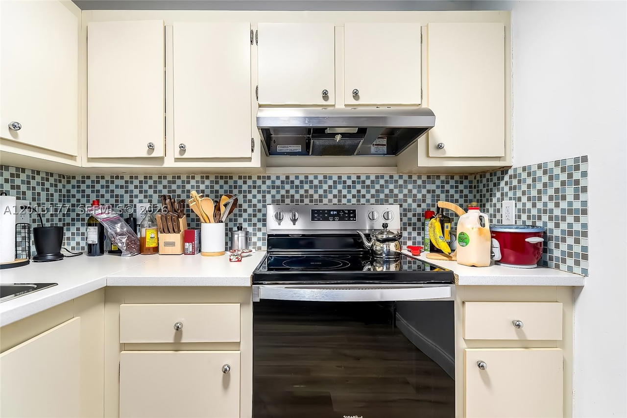 Real estate property located at 919 Hillcrest Dr #607, Broward, Hillcrest East 20, Hollywood, FL