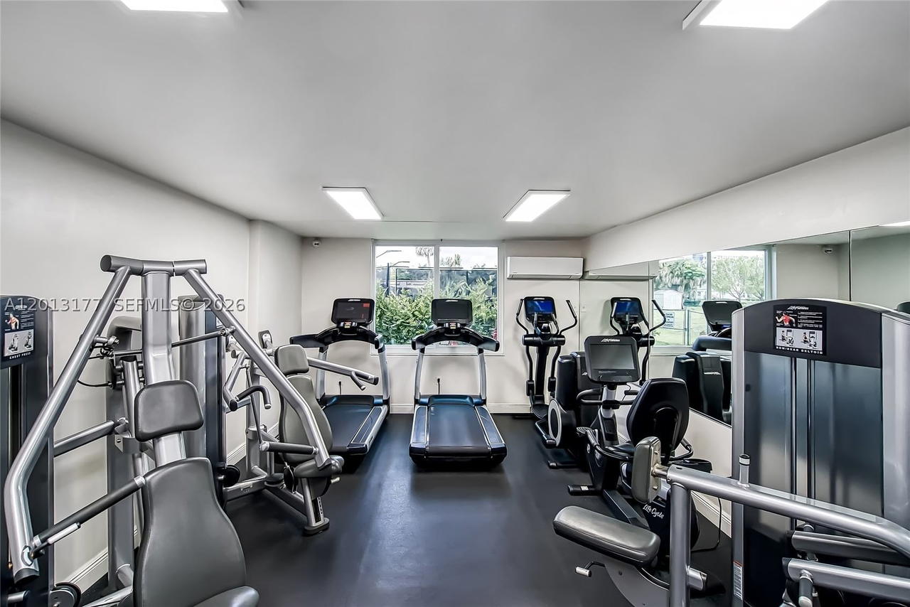 Real estate property located at 919 Hillcrest Dr #607, Broward, Hillcrest East 20, Hollywood, FL
