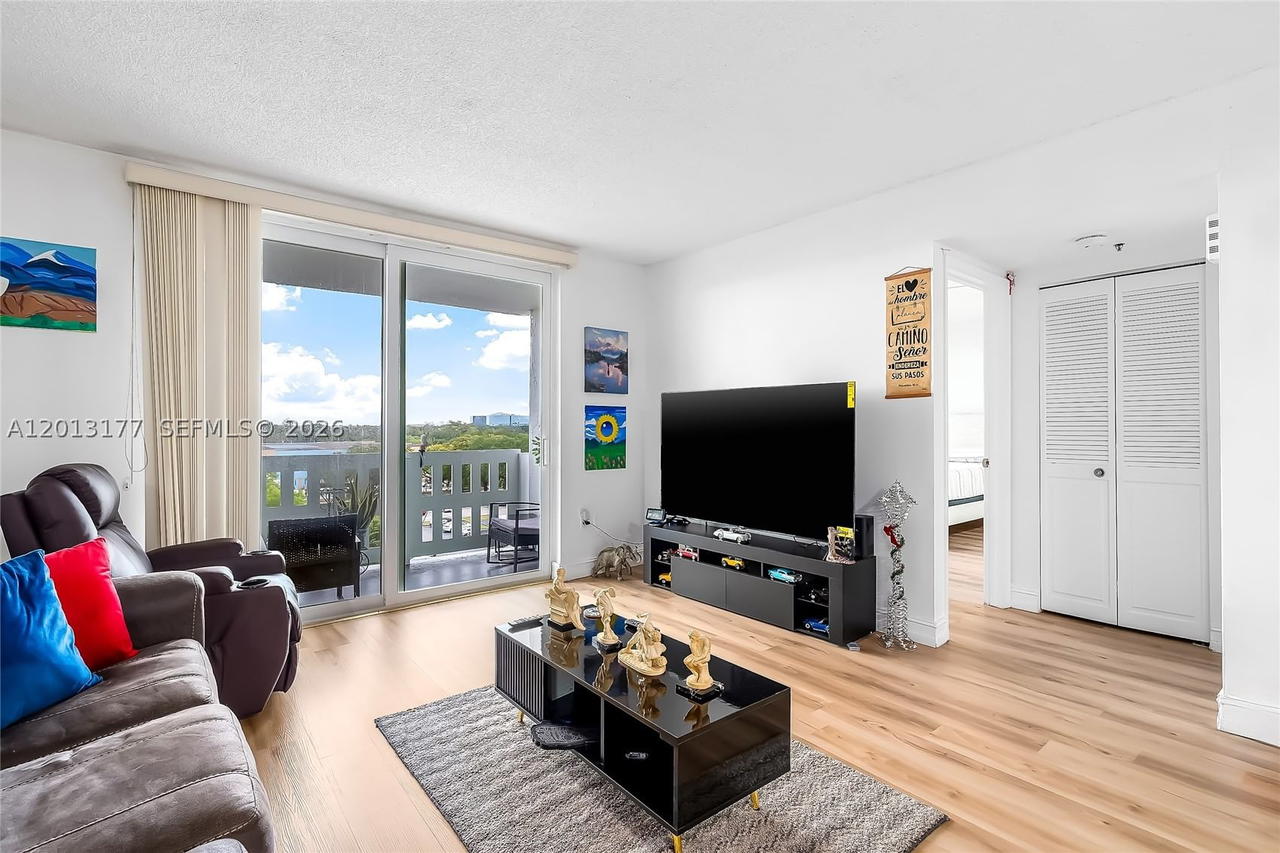 Real estate property located at 919 Hillcrest Dr #607, Broward, Hillcrest East 20, Hollywood, FL