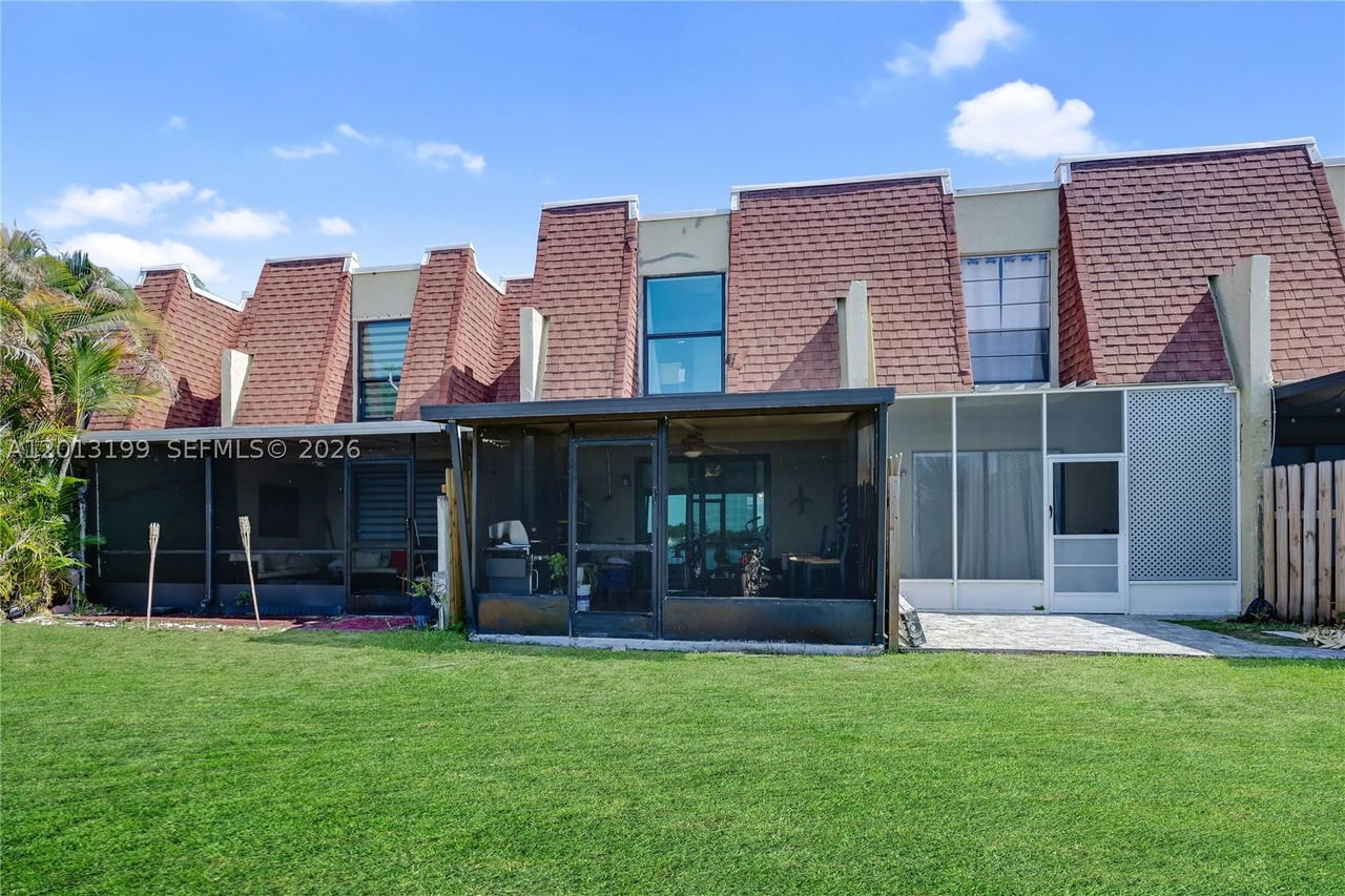 Real estate property located at , Broward, Westview Condominium No O, Pembroke Pines, FL