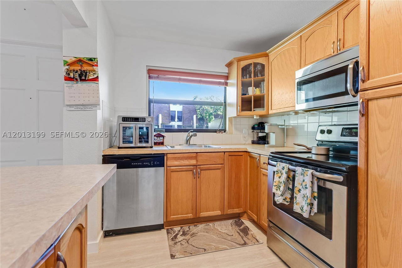 Real estate property located at , Broward, Westview Condominium No O, Pembroke Pines, FL