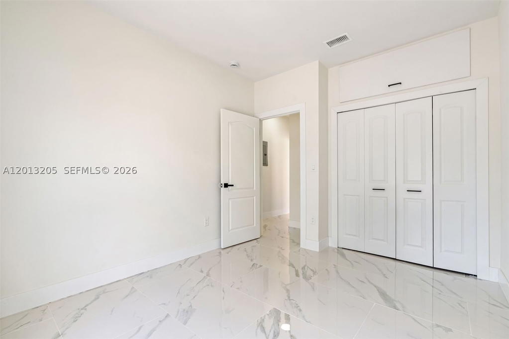 Real estate property located at 7978 200th St, Miami-dade, Spanish Lakes 2nd Addn, Hialeah, FL
