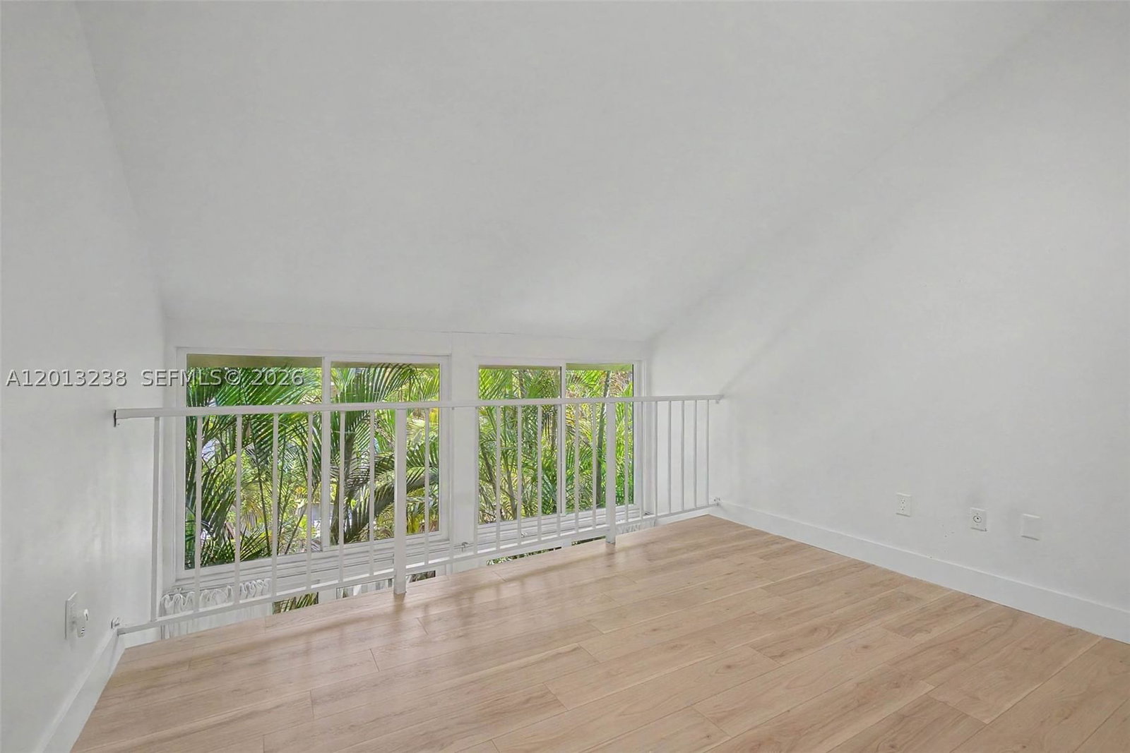 Real estate property located at 2984 Mary St, Miami-dade, Gemini Ii, Miami, FL
