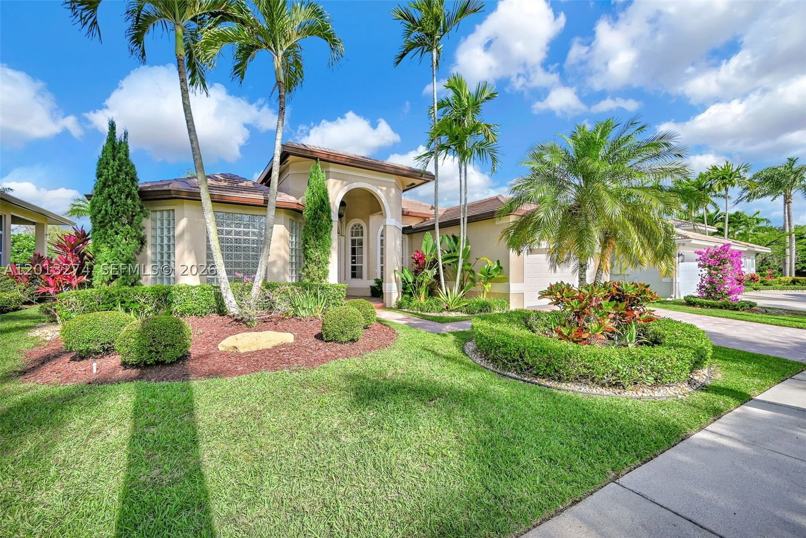 Real estate property located at 2553 Jardin Manor, Broward, Sector 7 - Parcels J-2 &, Weston, FL