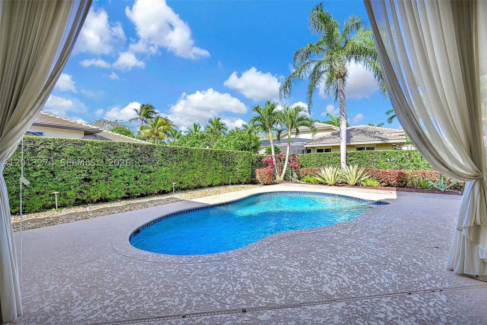 Real estate property located at 2553 Jardin Manor, Broward, Sector 7 - Parcels J-2 &, Weston, FL