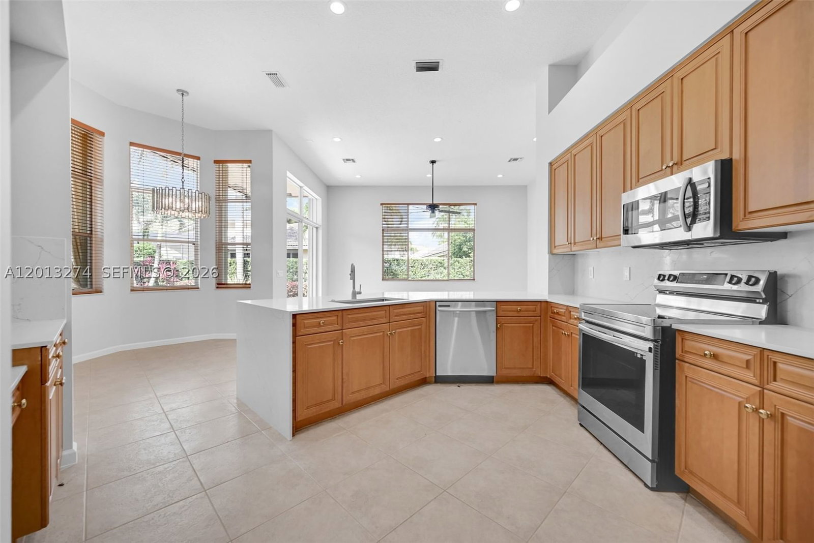 Real estate property located at 2553 Jardin Manor, Broward, Sector 7 - Parcels J-2 &, Weston, FL