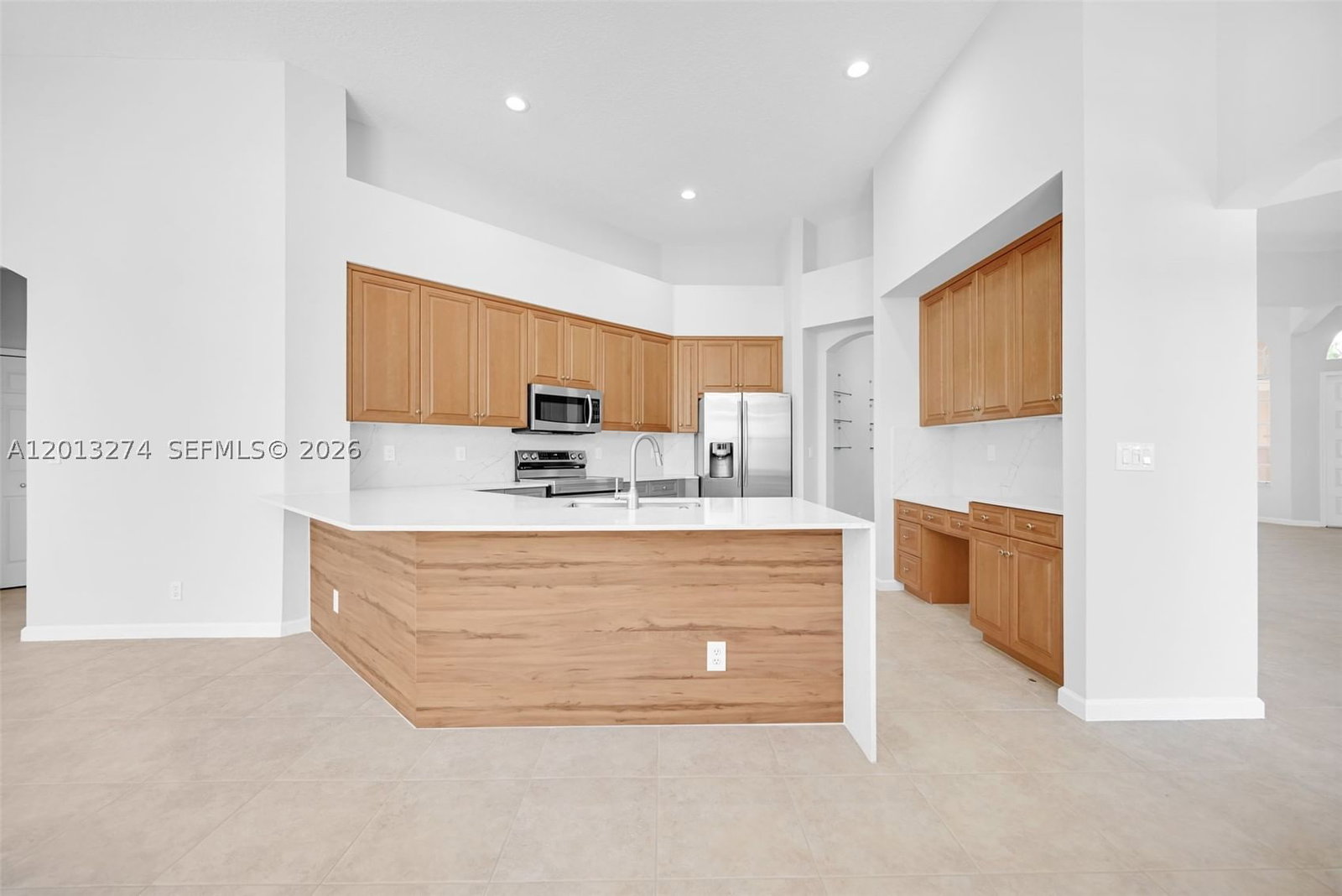 Real estate property located at 2553 Jardin Manor, Broward, Sector 7 - Parcels J-2 &, Weston, FL