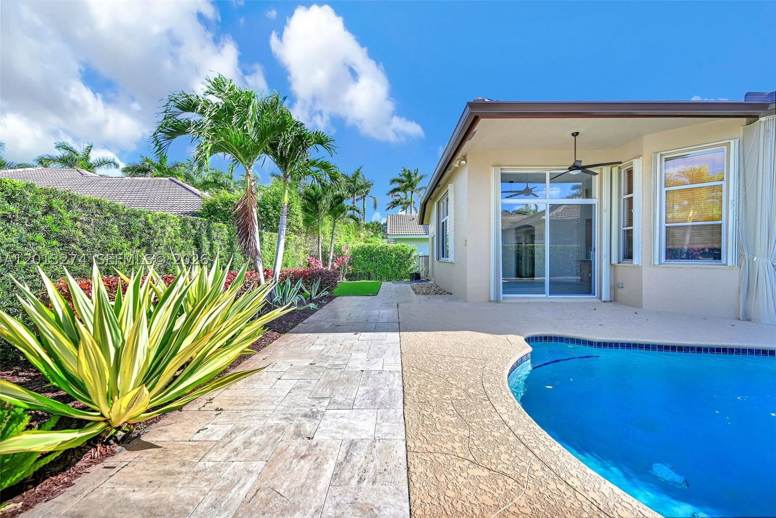 Real estate property located at 2553 Jardin Manor, Broward, Sector 7 - Parcels J-2 &, Weston, FL