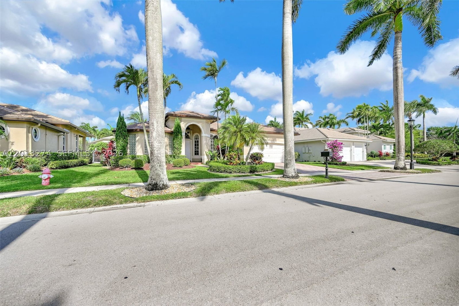 Real estate property located at 2553 Jardin Manor, Broward, Sector 7 - Parcels J-2 &, Weston, FL