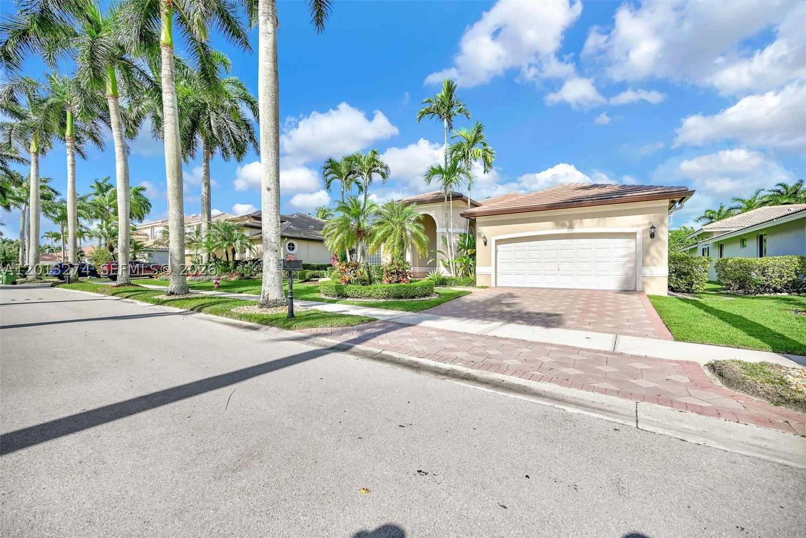Real estate property located at 2553 Jardin Manor, Broward, Sector 7 - Parcels J-2 &, Weston, FL