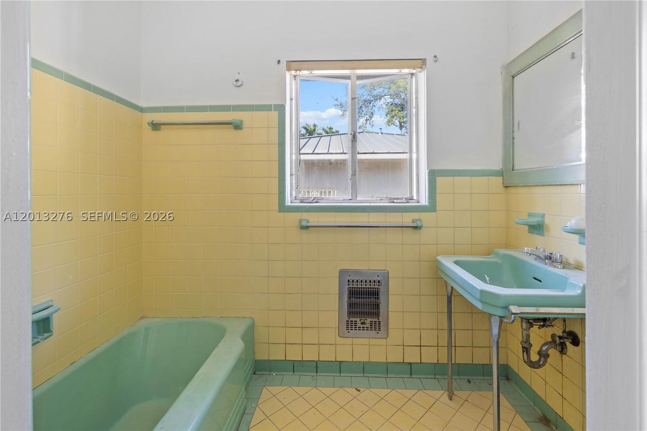 Real estate property located at 427 Grand Concourse, Miami-dade, Miami Shores Sec 4 Amd Pl, Miami Shores, FL