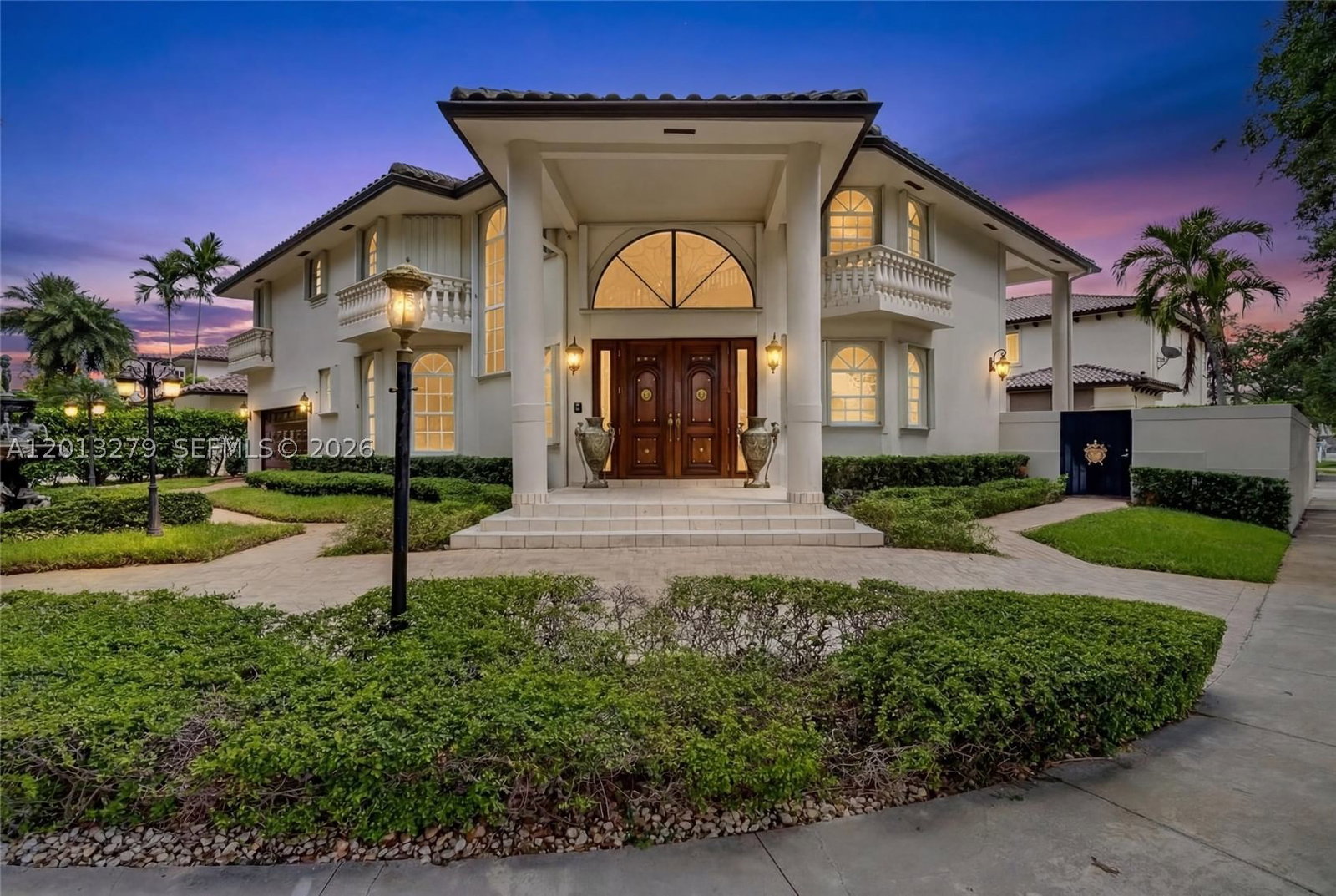 Real estate property located at 8560 164th St, Miami-dade, Royal Lakes 1st Addn, Miami Lakes, FL