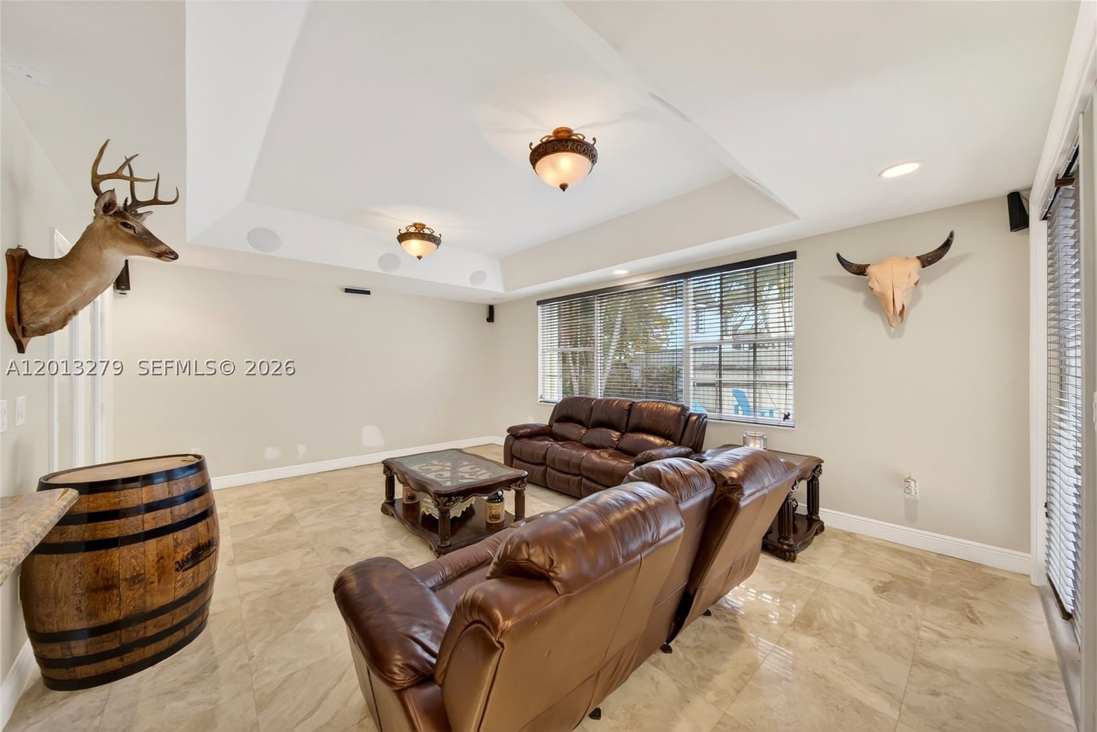 Real estate property located at 8560 164th St, Miami-dade, Royal Lakes 1st Addn, Miami Lakes, FL