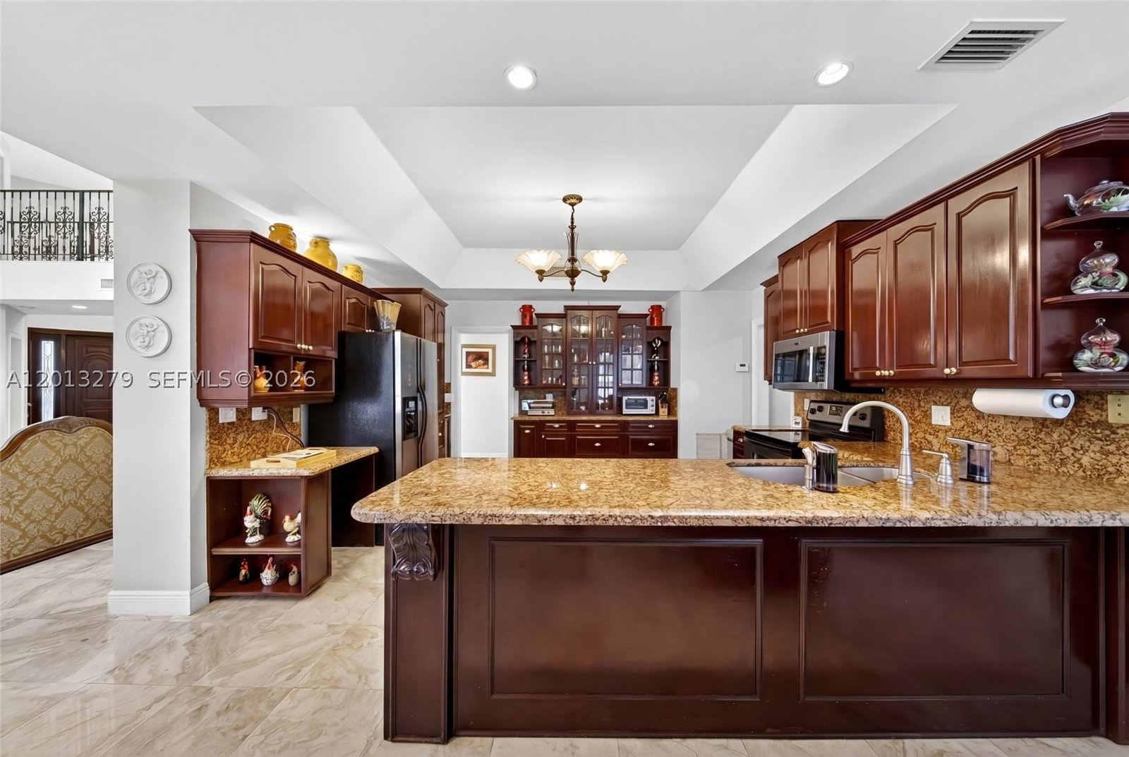 Real estate property located at 8560 164th St, Miami-dade, Royal Lakes 1st Addn, Miami Lakes, FL
