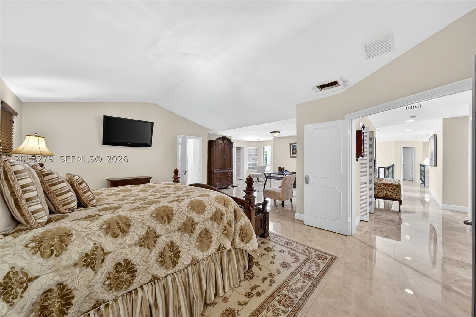 Real estate property located at 8560 164th St, Miami-dade, Royal Lakes 1st Addn, Miami Lakes, FL