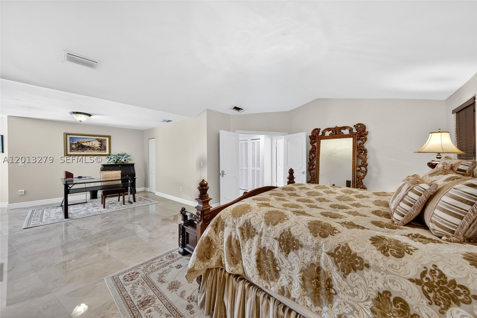 Real estate property located at 8560 164th St, Miami-dade, Royal Lakes 1st Addn, Miami Lakes, FL