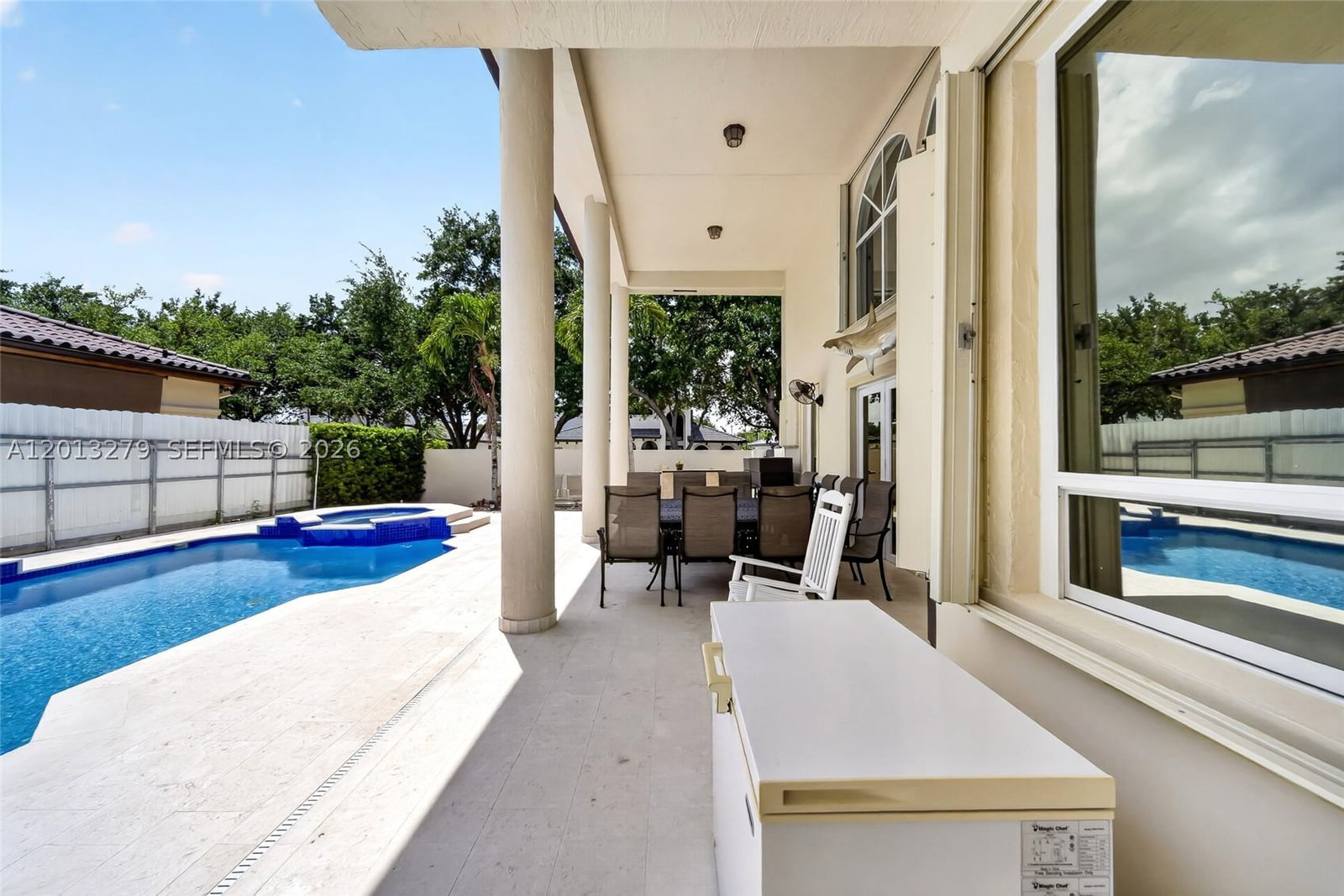 Real estate property located at 8560 164th St, Miami-dade, Royal Lakes 1st Addn, Miami Lakes, FL