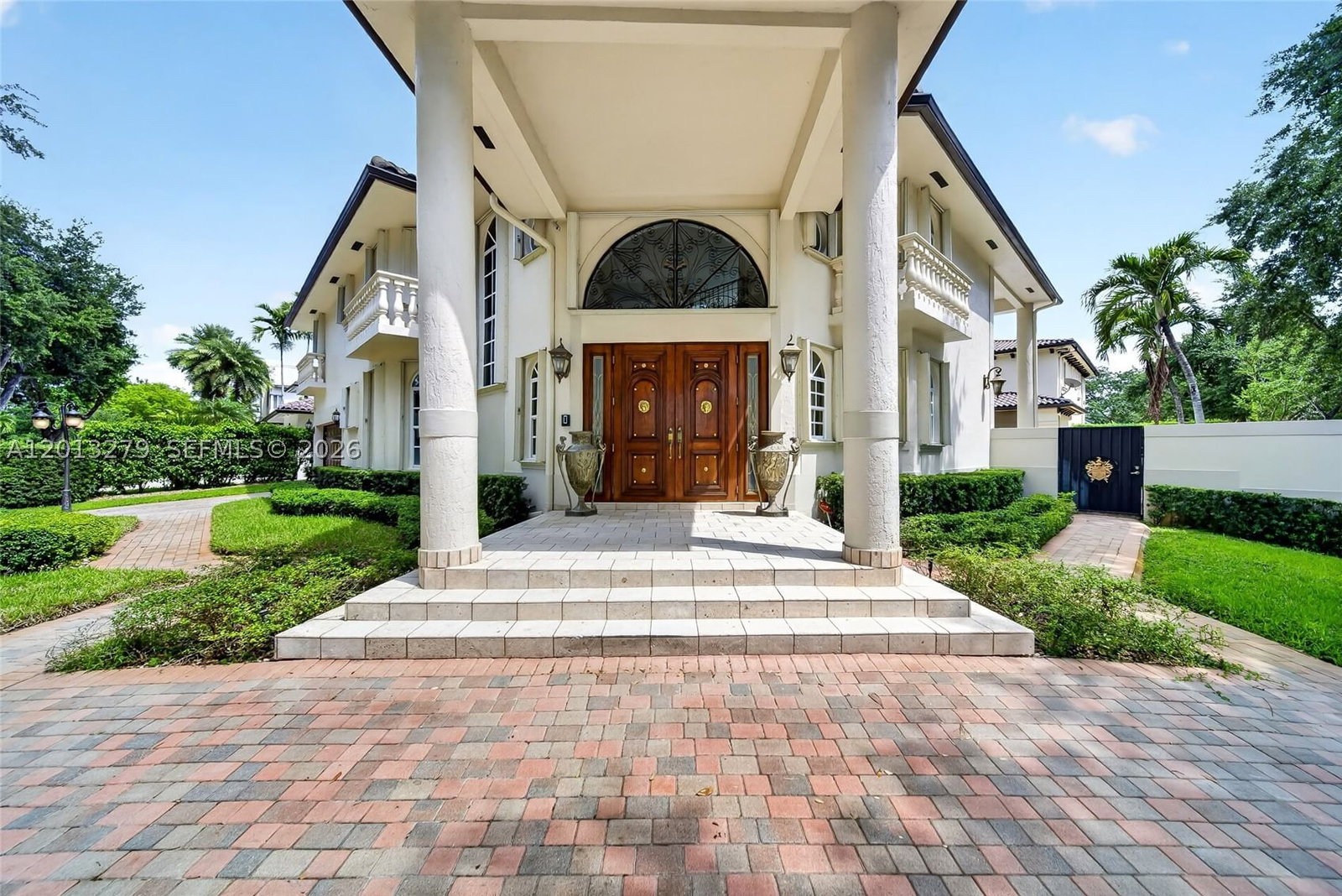 Real estate property located at 8560 164th St, Miami-dade, Royal Lakes 1st Addn, Miami Lakes, FL