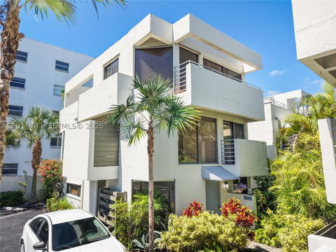 Real estate property located at 3044 27th Ave #9, Miami-dade, Malcolm Peacocks, Miami, FL