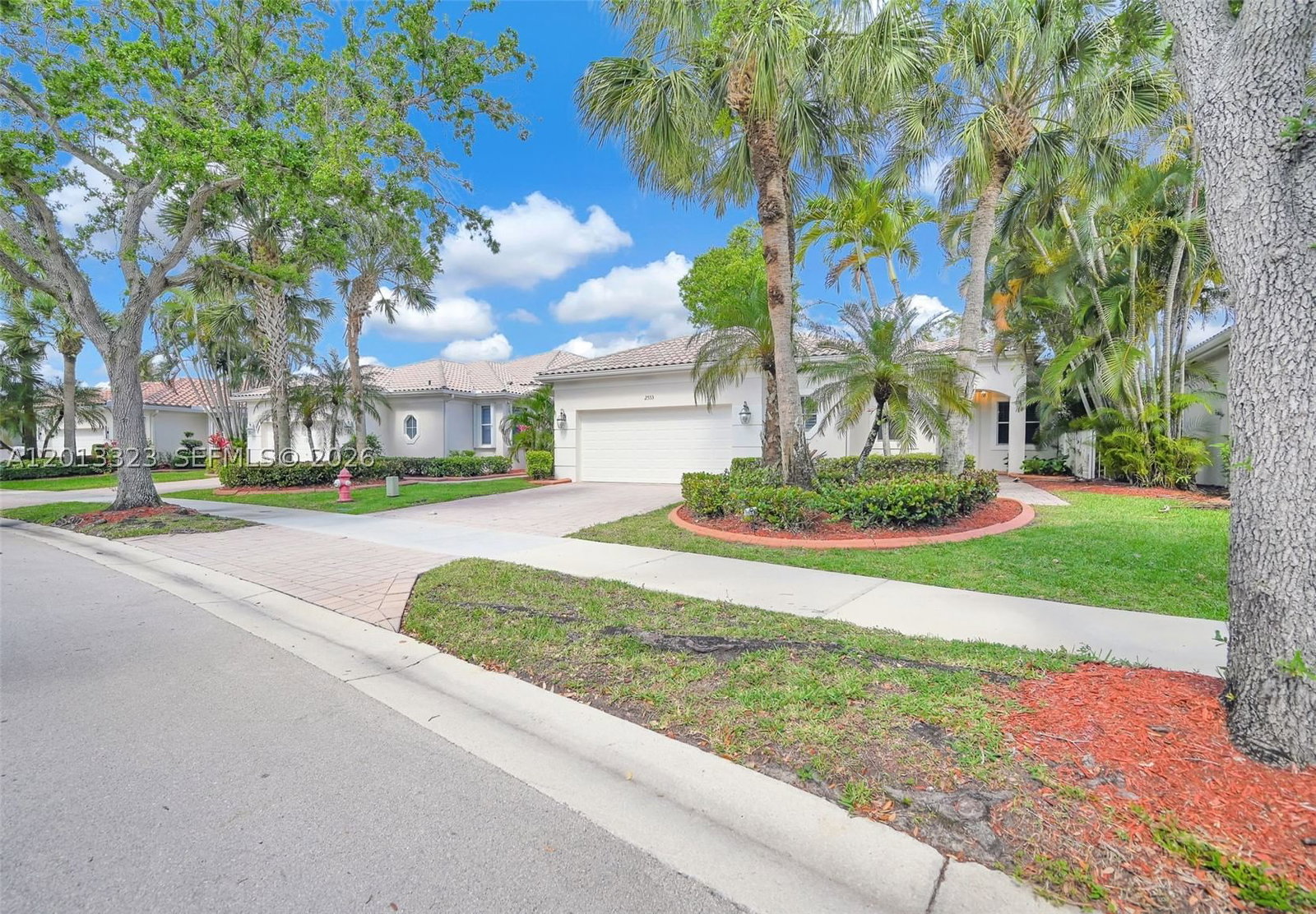 Real estate property located at 2553 Bay Pointe Drive, Broward, Sector 7 - Parcels J-2 &, Weston, FL