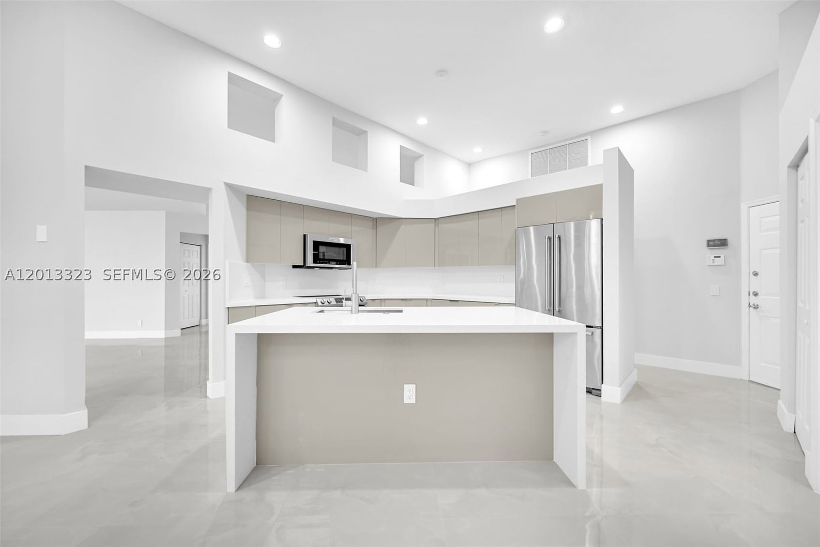 Real estate property located at 2553 Bay Pointe Drive, Broward, Sector 7 - Parcels J-2 &, Weston, FL