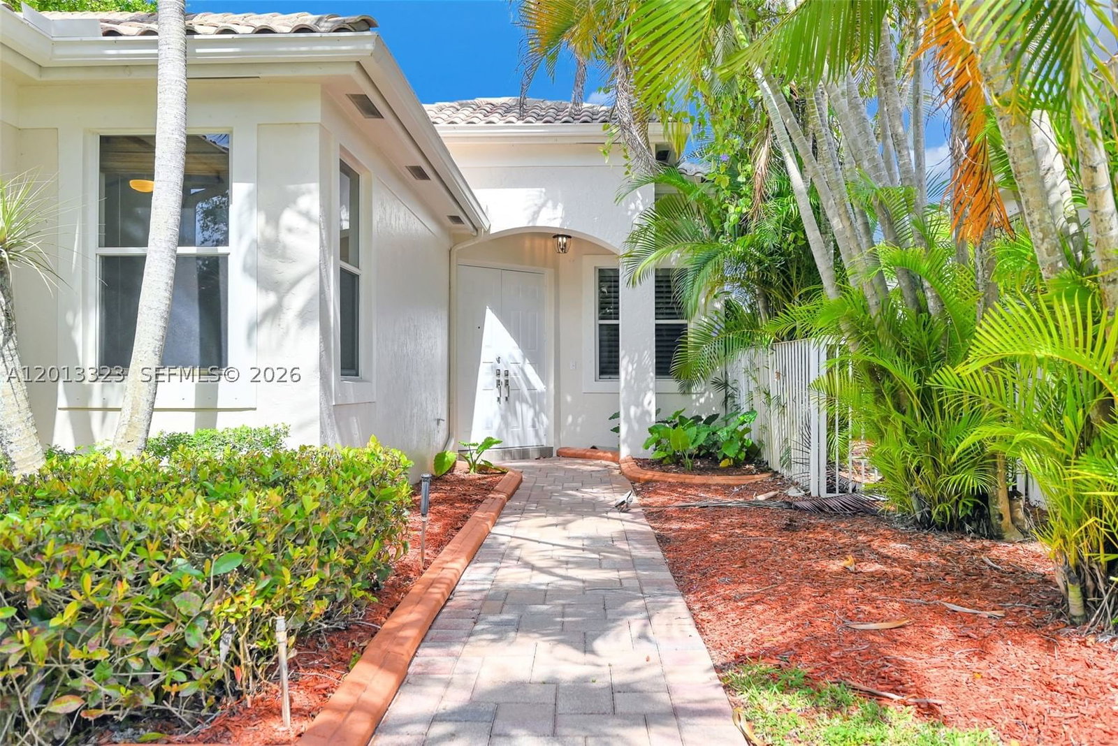 Real estate property located at 2553 Bay Pointe Drive, Broward, Sector 7 - Parcels J-2 &, Weston, FL