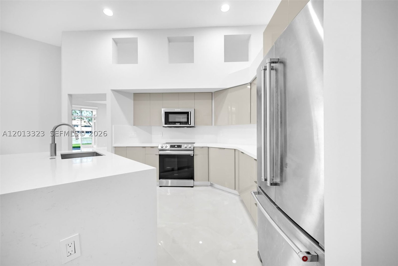 Real estate property located at 2553 Bay Pointe Drive, Broward, Sector 7 - Parcels J-2 &, Weston, FL
