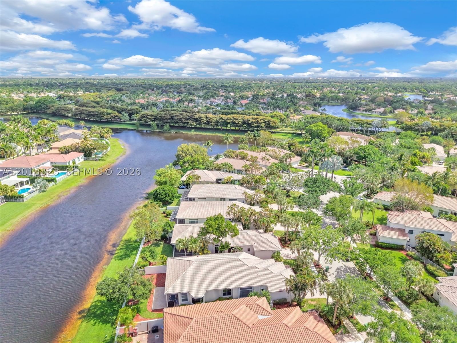 Real estate property located at 2553 Bay Pointe Drive, Broward, Sector 7 - Parcels J-2 &, Weston, FL
