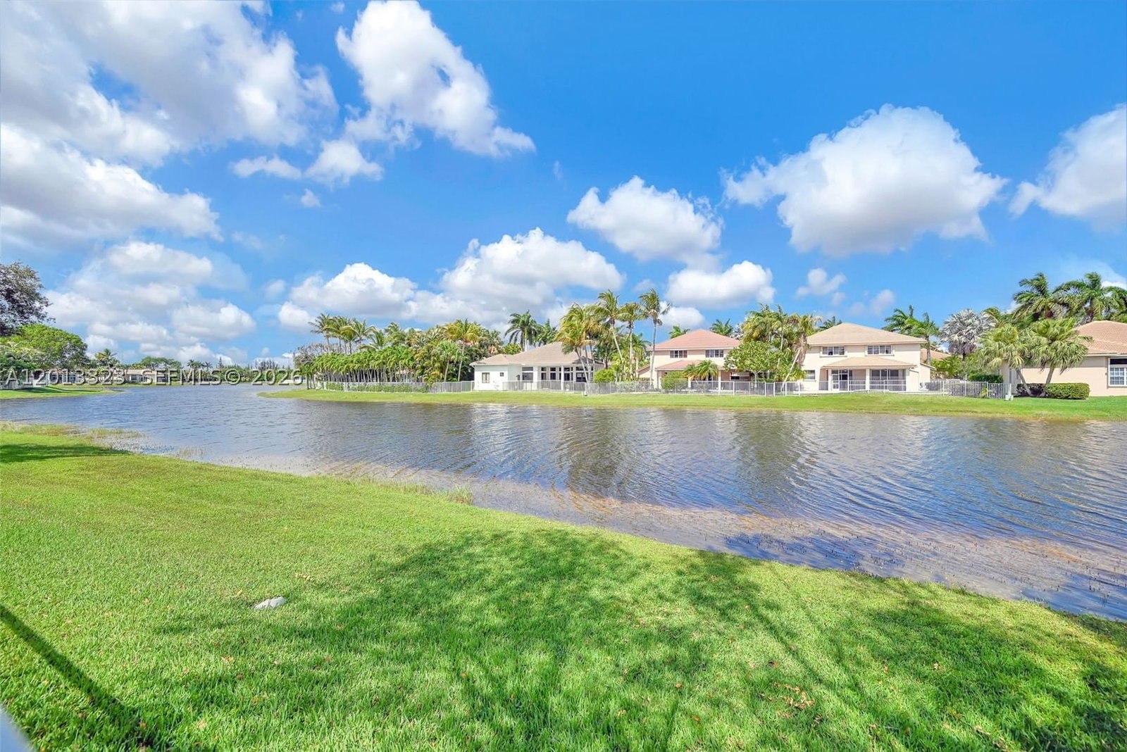 Real estate property located at 2553 Bay Pointe Drive, Broward, Sector 7 - Parcels J-2 &, Weston, FL