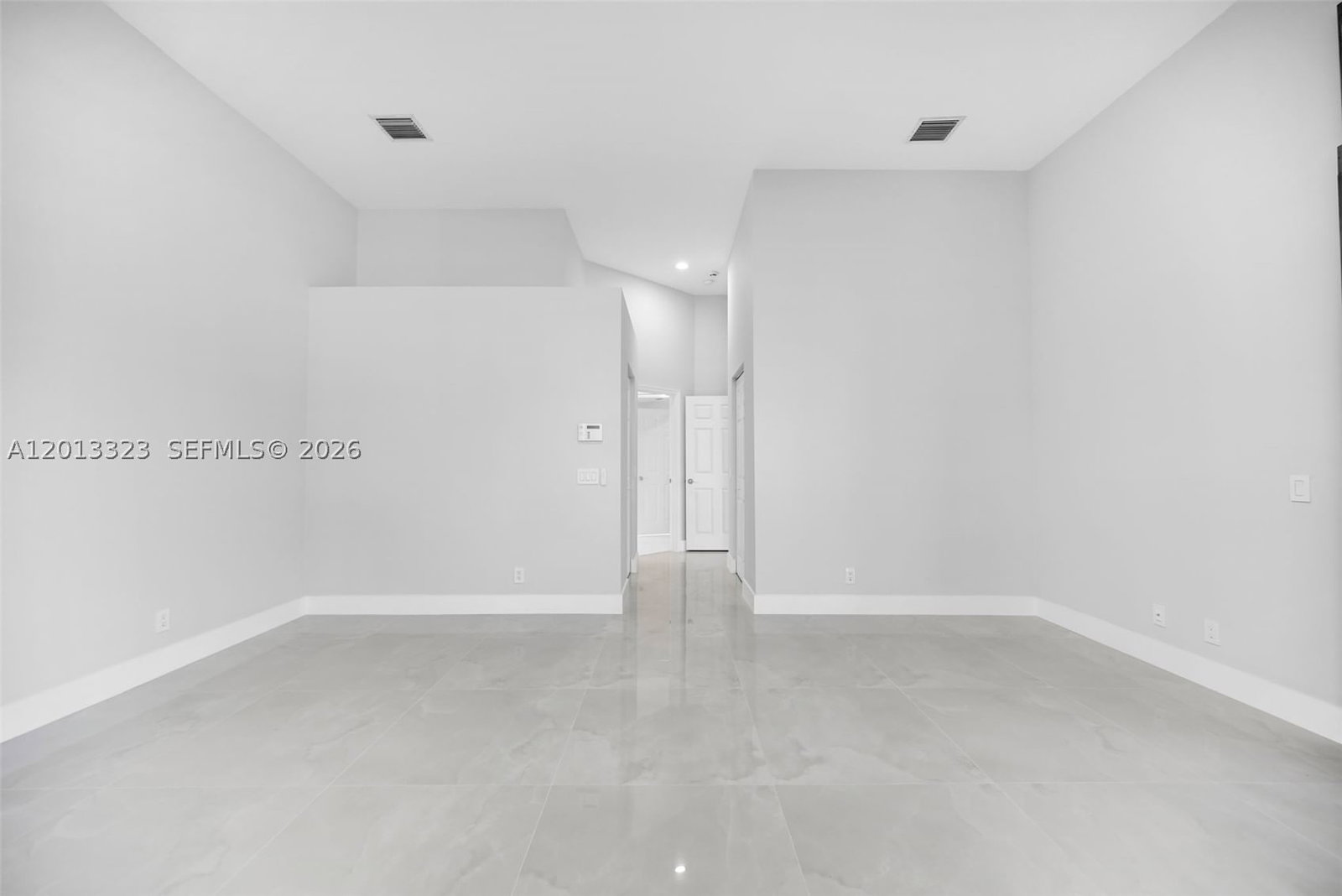 Real estate property located at 2553 Bay Pointe Drive, Broward, Sector 7 - Parcels J-2 &, Weston, FL