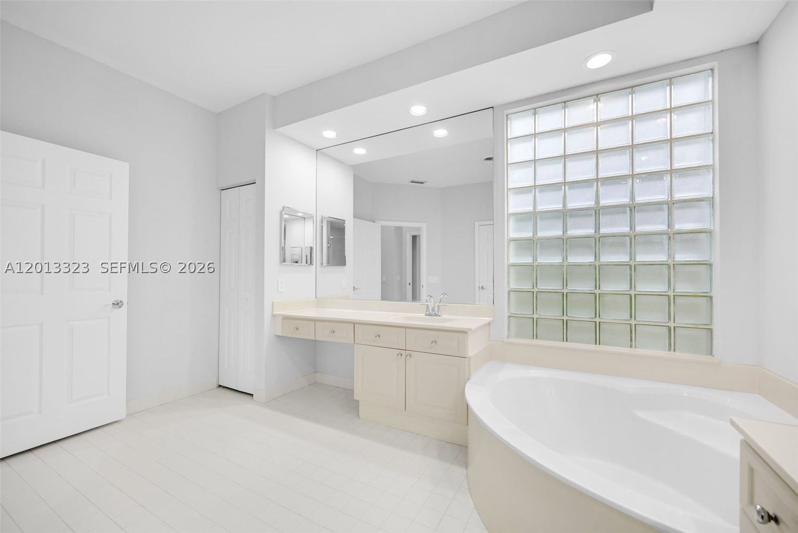 Real estate property located at 2553 Bay Pointe Drive, Broward, Sector 7 - Parcels J-2 &, Weston, FL