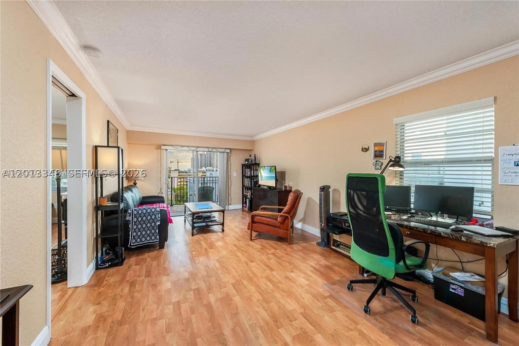 Real estate property located at 1000 Michigan Ave #704, Miami-dade, Parkview House Condo, Miami Beach, FL