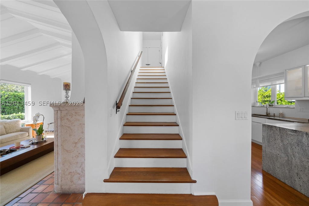 Real estate property located at 1281 Venetian Way, Miami-dade, San Marco, Miami, FL