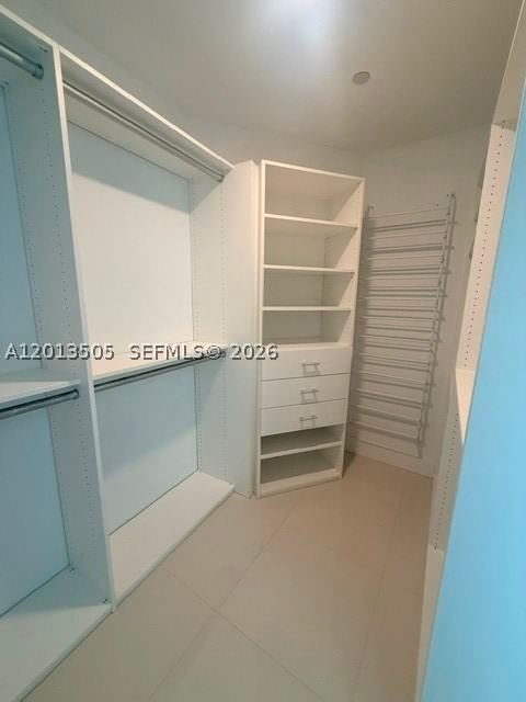 Real estate property located at 2020 Bayshore Dr #3804, Miami-dade, Paramount Bay Condo, Miami, FL