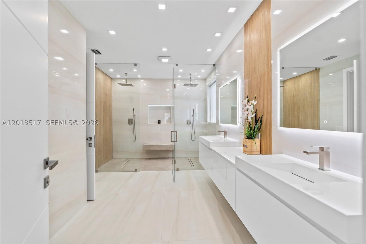Real estate property located at 3188 211th Ter, Miami-dade, Aventura Lakes - Phase Ii, Aventura, FL