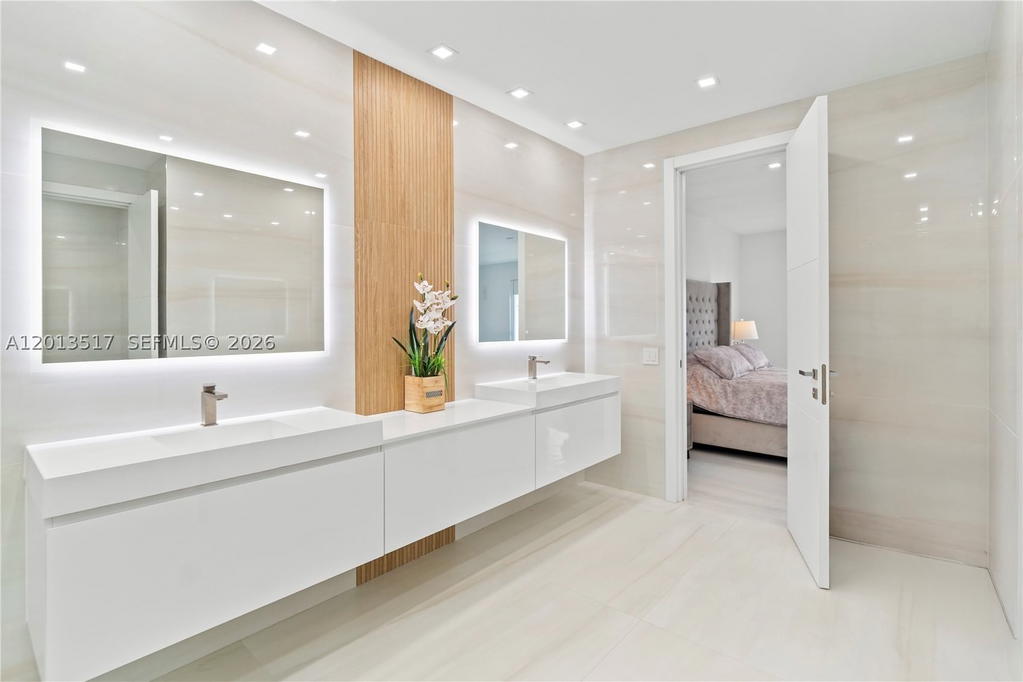 Real estate property located at 3188 211th Ter, Miami-dade, Aventura Lakes - Phase Ii, Aventura, FL