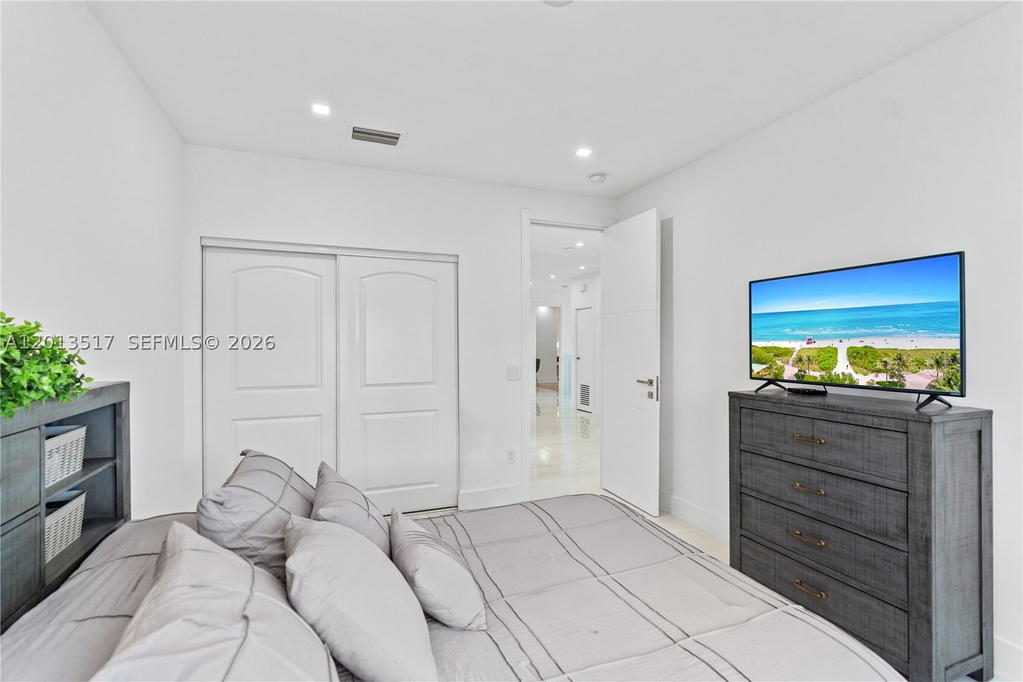Real estate property located at 3188 211th Ter, Miami-dade, Aventura Lakes - Phase Ii, Aventura, FL