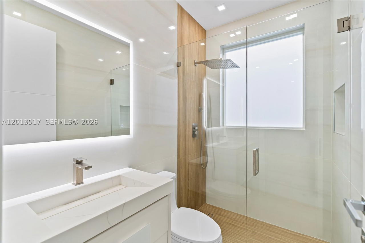 Real estate property located at 3188 211th Ter, Miami-dade, Aventura Lakes - Phase Ii, Aventura, FL