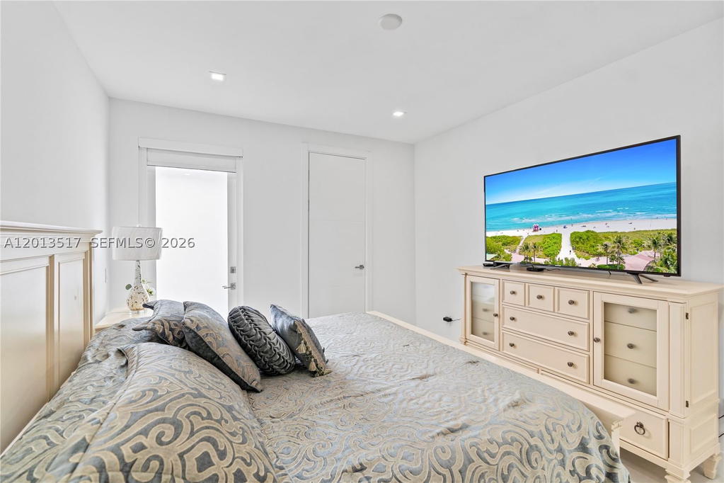 Real estate property located at 3188 211th Ter, Miami-dade, Aventura Lakes - Phase Ii, Aventura, FL
