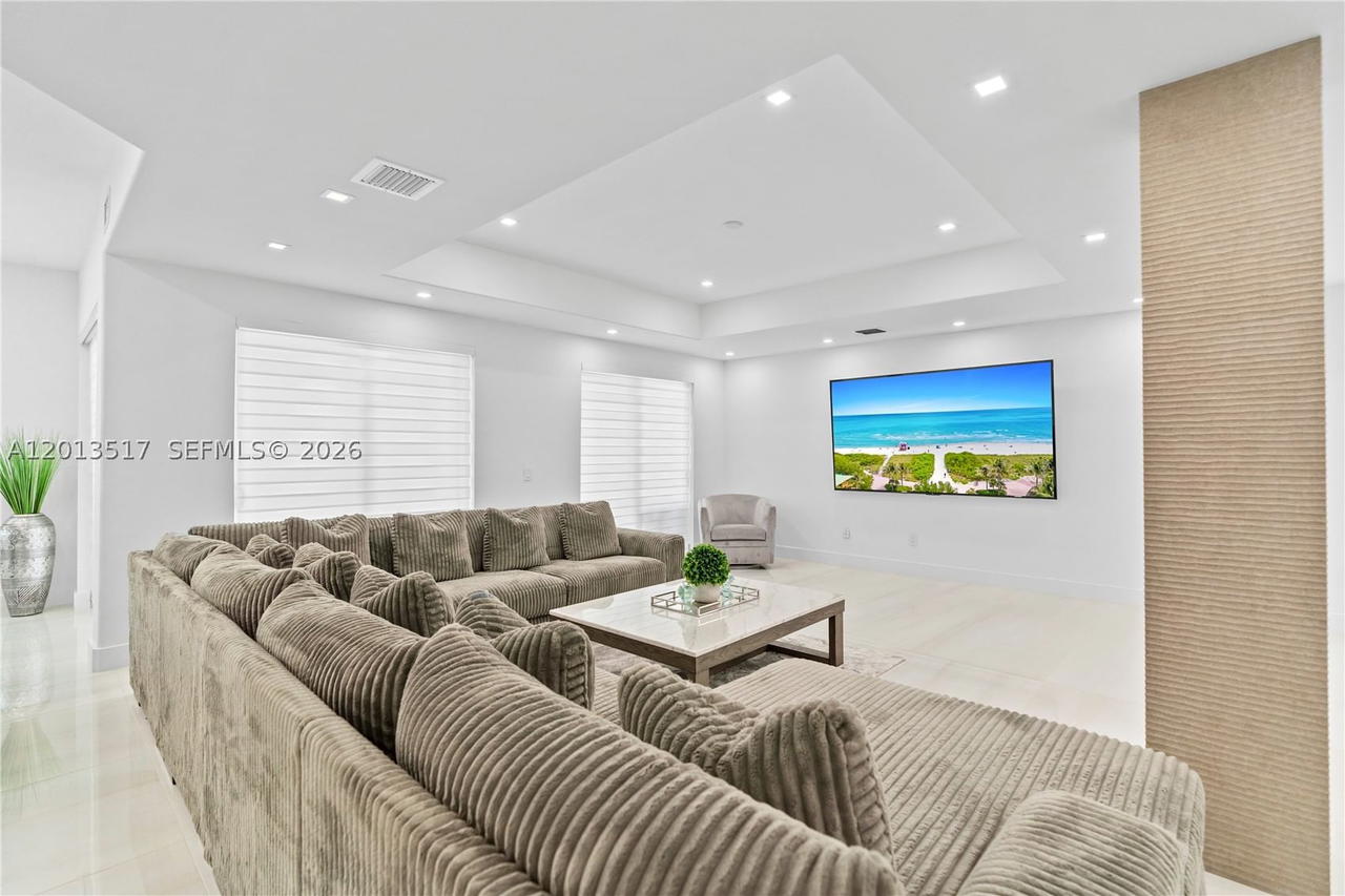 Real estate property located at 3188 211th Ter, Miami-dade, Aventura Lakes - Phase Ii, Aventura, FL