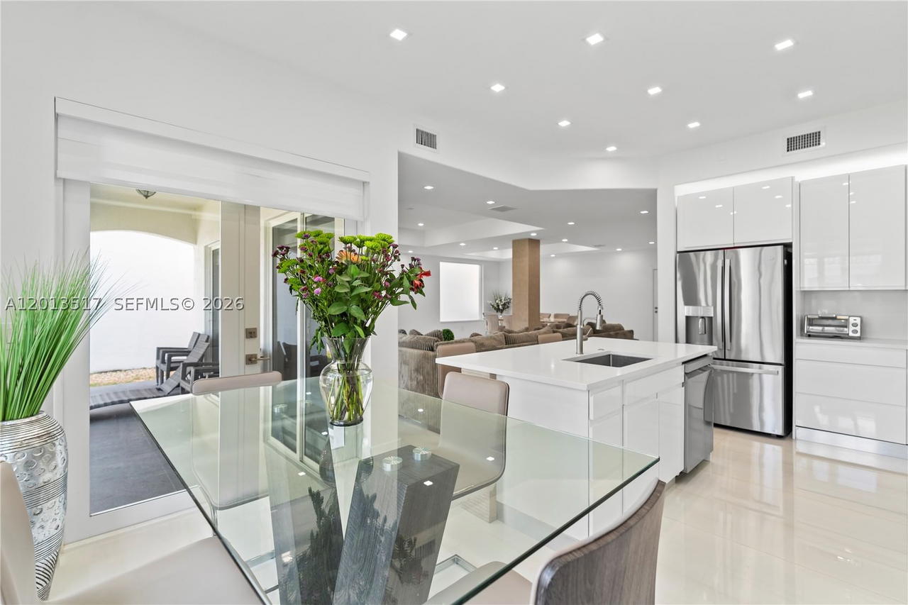 Real estate property located at 3188 211th Ter, Miami-dade, Aventura Lakes - Phase Ii, Aventura, FL