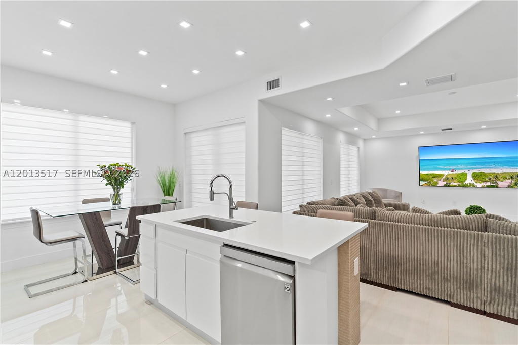 Real estate property located at 3188 211th Ter, Miami-dade, Aventura Lakes - Phase Ii, Aventura, FL