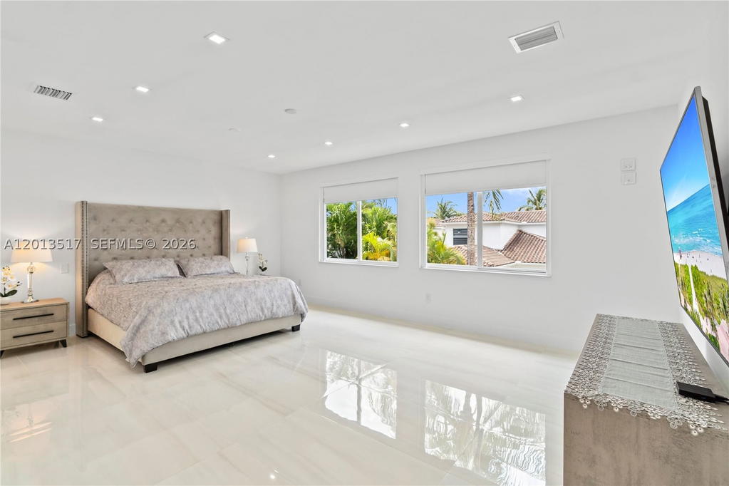 Real estate property located at 3188 211th Ter, Miami-dade, Aventura Lakes - Phase Ii, Aventura, FL