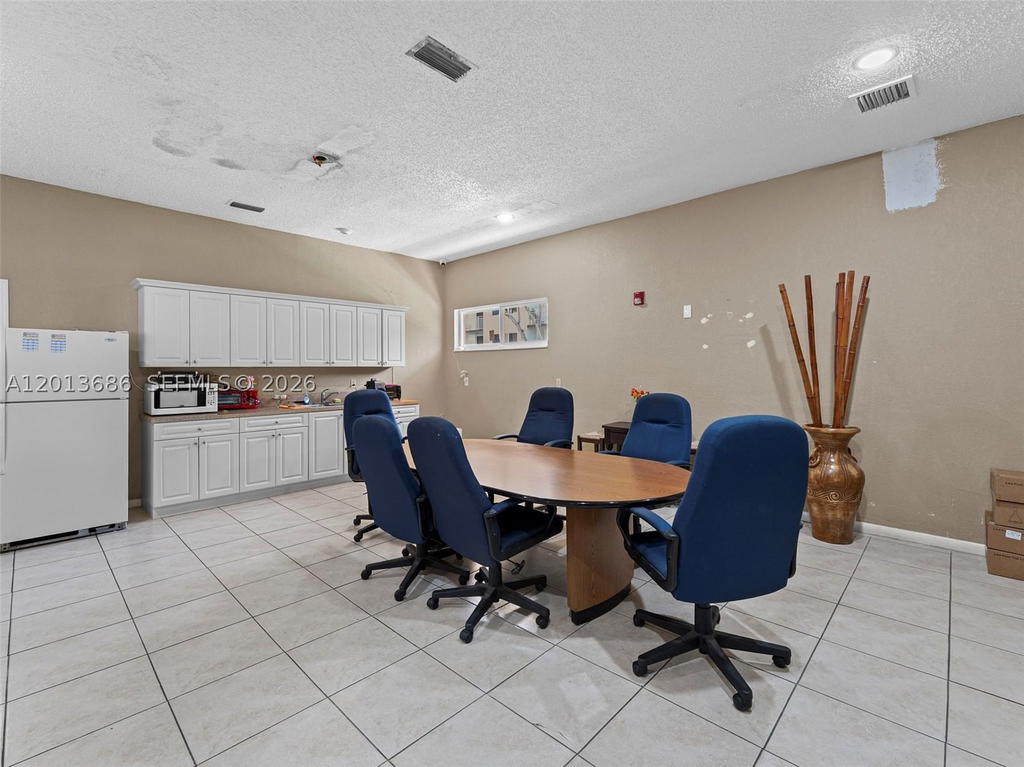 Real estate property located at 6950 Miami Gardens Dr #2-506, Miami-dade, Coral Gate East Condo, Hialeah, FL