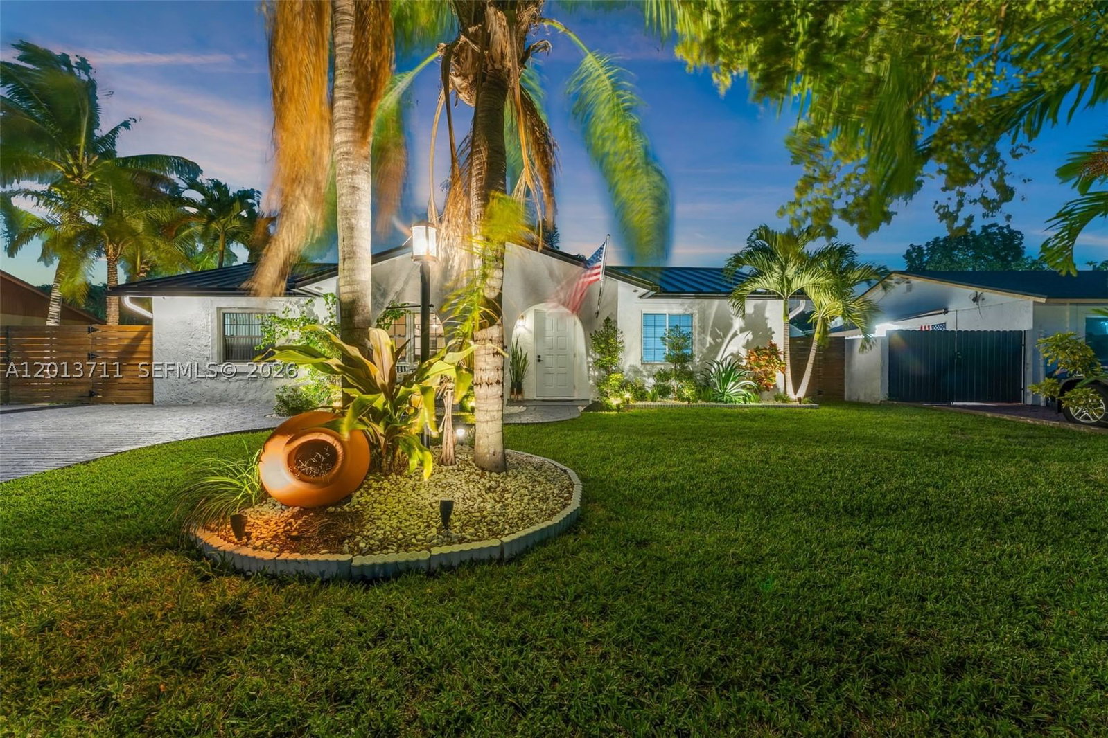 Real estate property located at 6651 148th Court, Miami-dade, Westwind Lakes Sec 2, Miami, FL