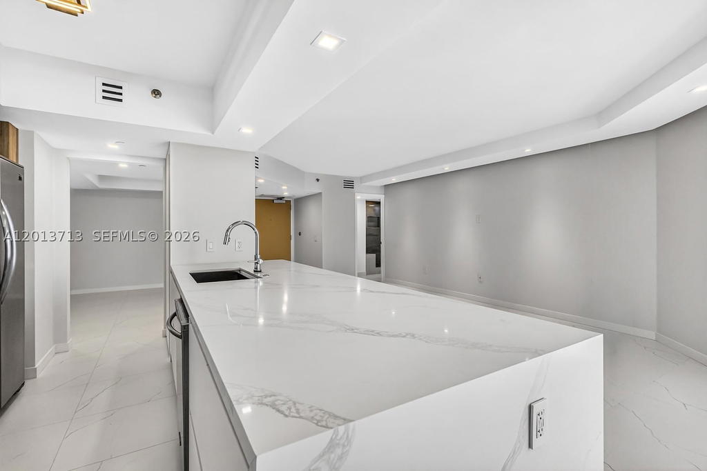 Real estate property located at 16445 Collins Ave #922, Miami-dade, Oceania Ii Condo, Sunny Isles Beach, FL