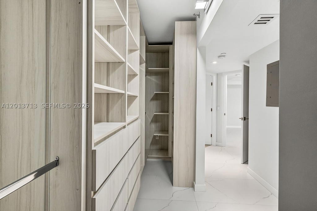 Real estate property located at 16445 Collins Ave #922, Miami-dade, Oceania Ii Condo, Sunny Isles Beach, FL
