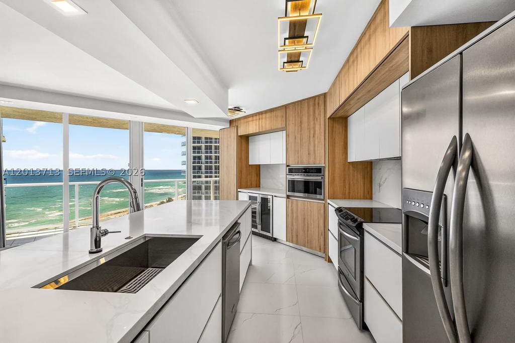 Real estate property located at 16445 Collins Ave #922, Miami-dade, Oceania Ii Condo, Sunny Isles Beach, FL