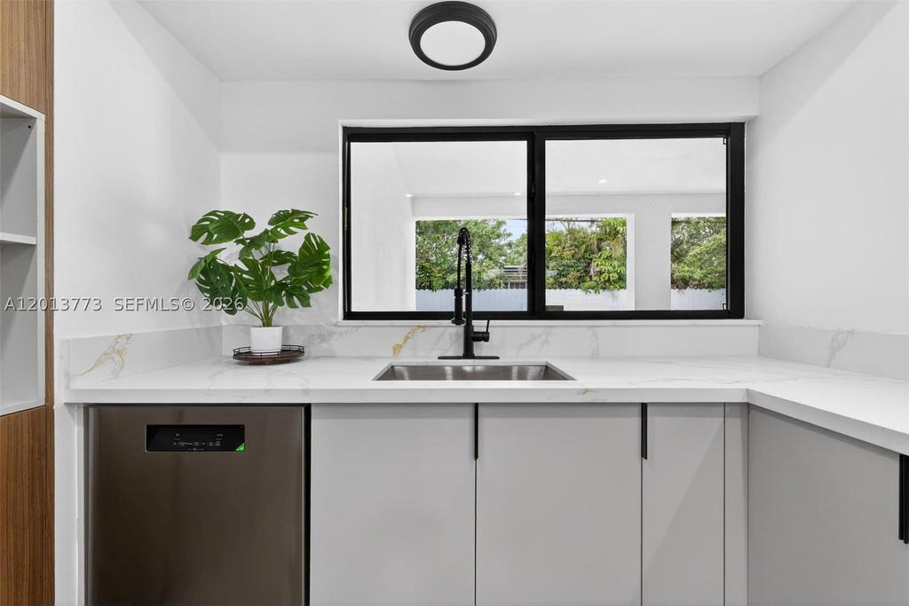 Real estate property located at 7311 Fairway Blvd, Broward, Miramar Park Fourth Add, Miramar, FL