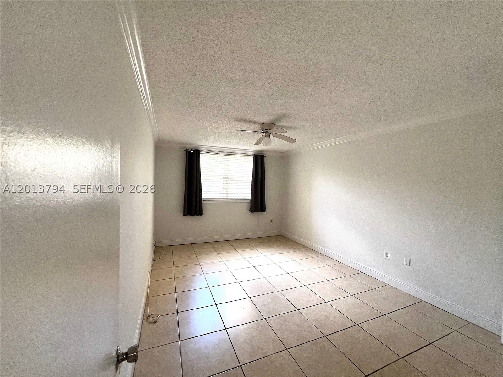 Real estate property located at 8373 Lake Dr #202, Miami-dade, Las Vistas At Doral Condo, Doral, FL